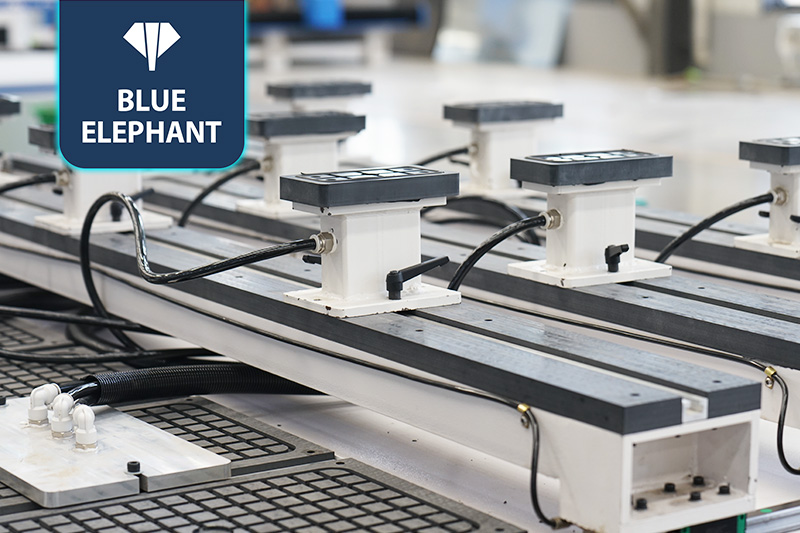 EW3動柱式五軸加工中心